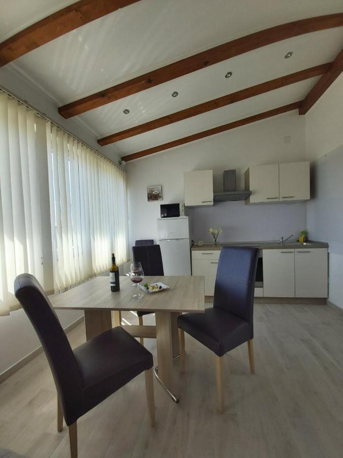 יאדריה Apartments Adria מראה חיצוני תמונה